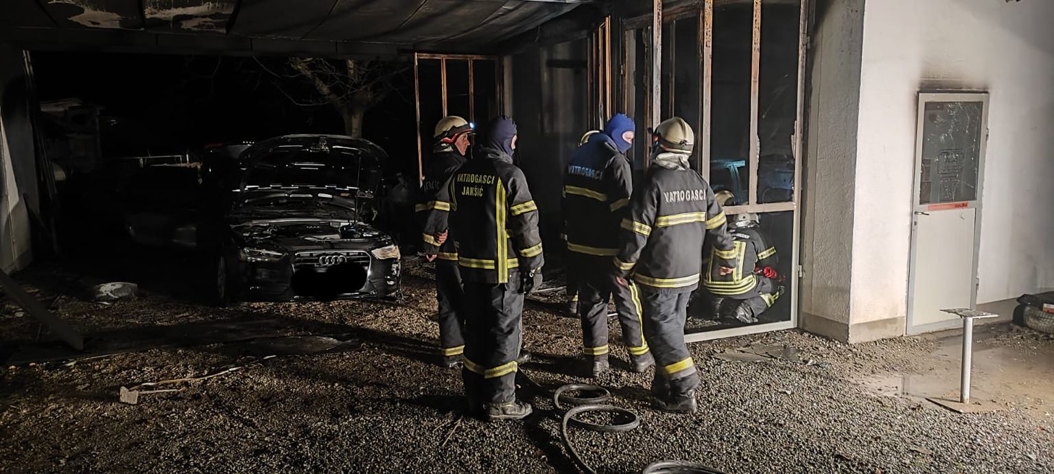 62441051-vatrogasci-ugasili-pozar-autolakirerske-radionice-u-radnovcu