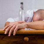 Ovih 9 znakova ukazuje na to da ste ovisni o alkoholu