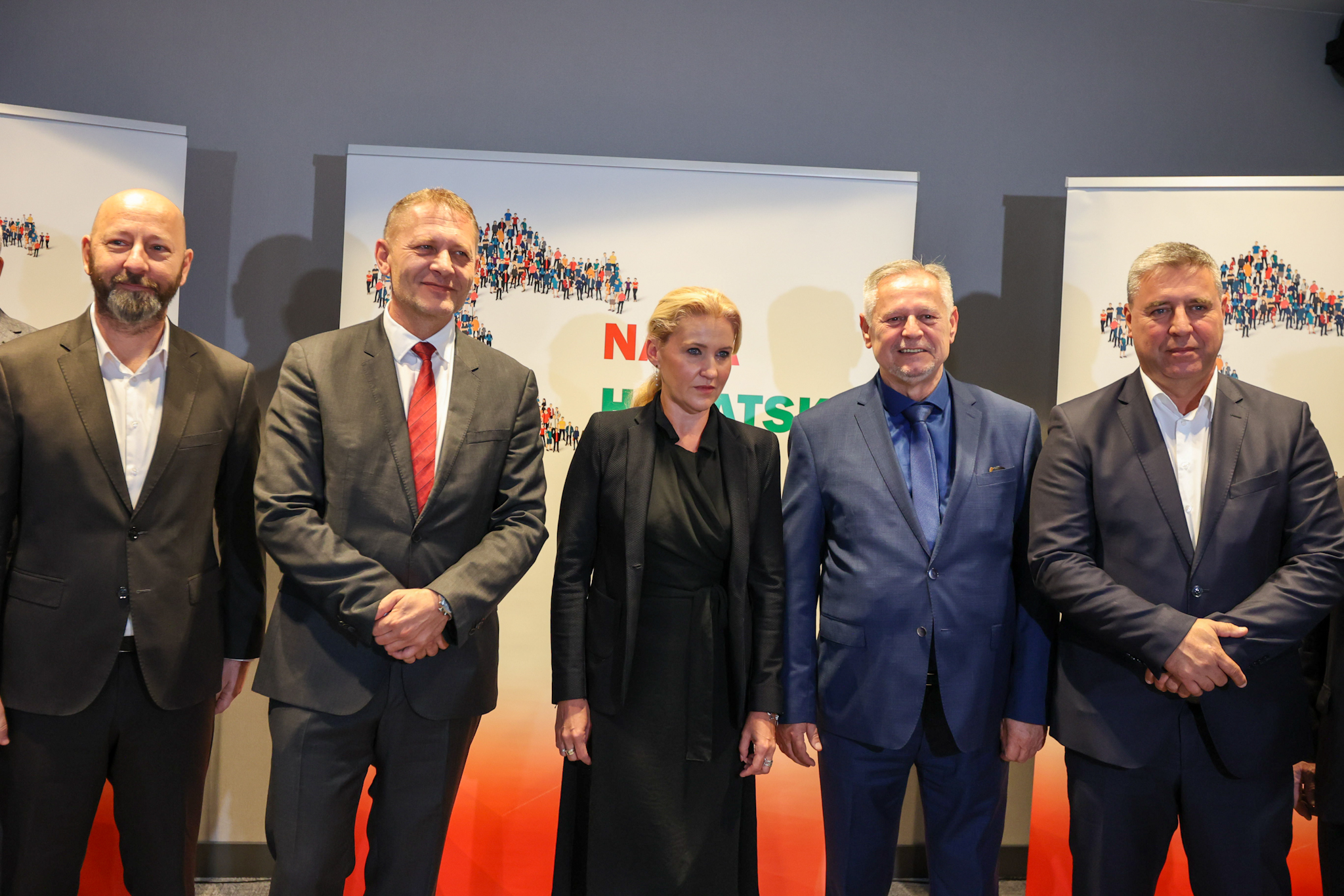 20231104114323_CNR66917