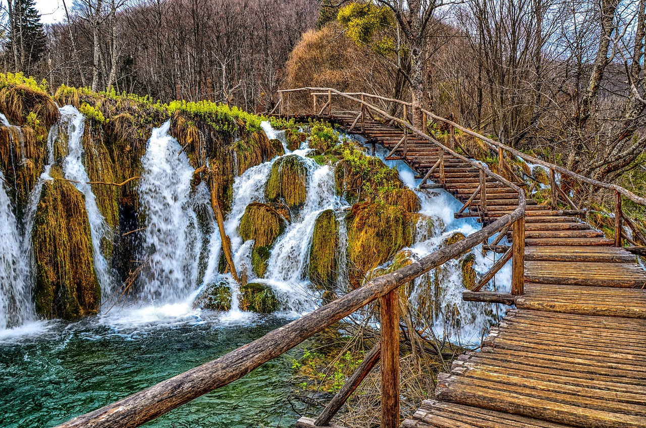plitvice-2061117_1280