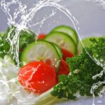 Stavljate li rajčicu i krastavac zajedno u salatu: Evo kako to djeluje na vaš organizam
