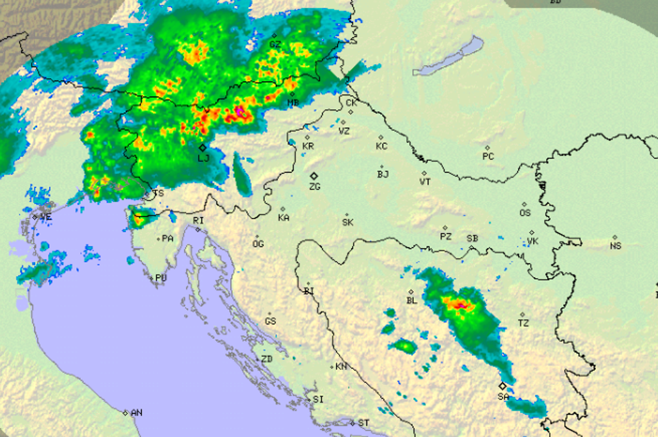 Radarske Snimke Pokazuju Veće Nevrijeme: Kreće Se Prema Hrvatskoj ...