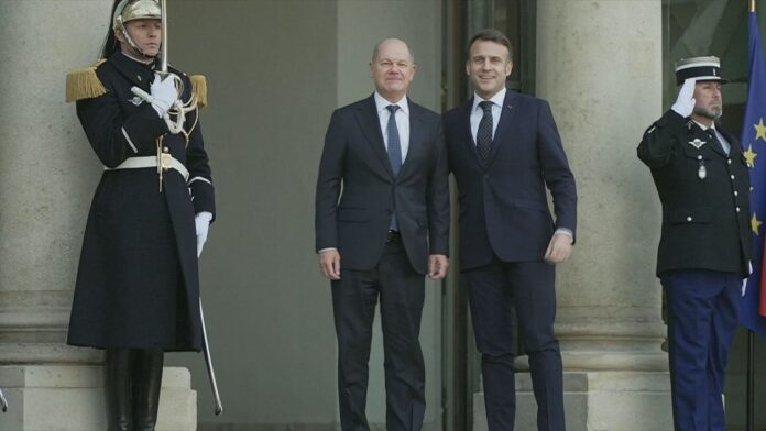 macron 63020678-summit-u-parizu