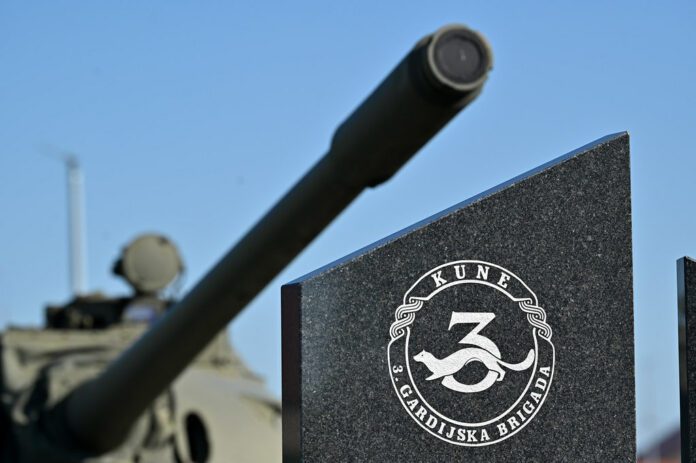 kune 54483692412_4fccf5c670_b