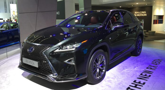 umberto689-lexus-1563694_1920