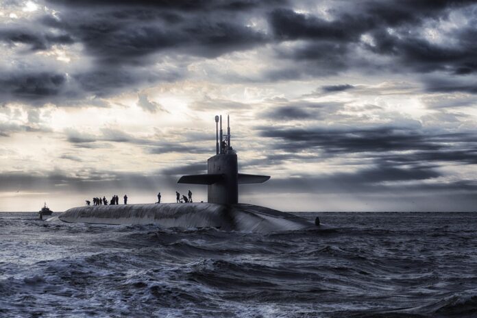 12019-submarine-168884_1280