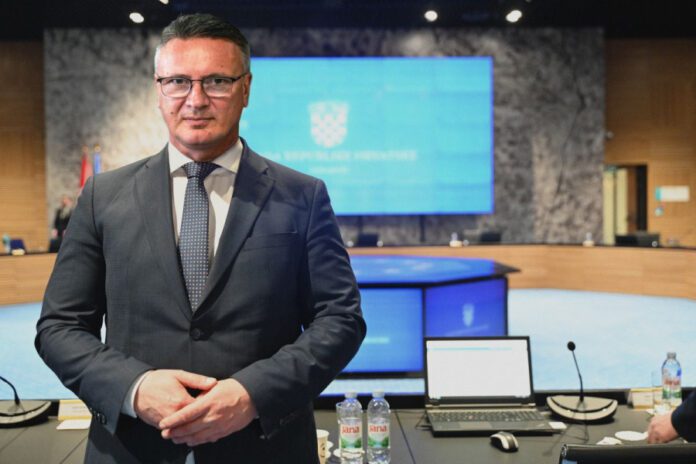 MARUŠIĆ d5356ba5202fa733ec9b909d5030fee1_L